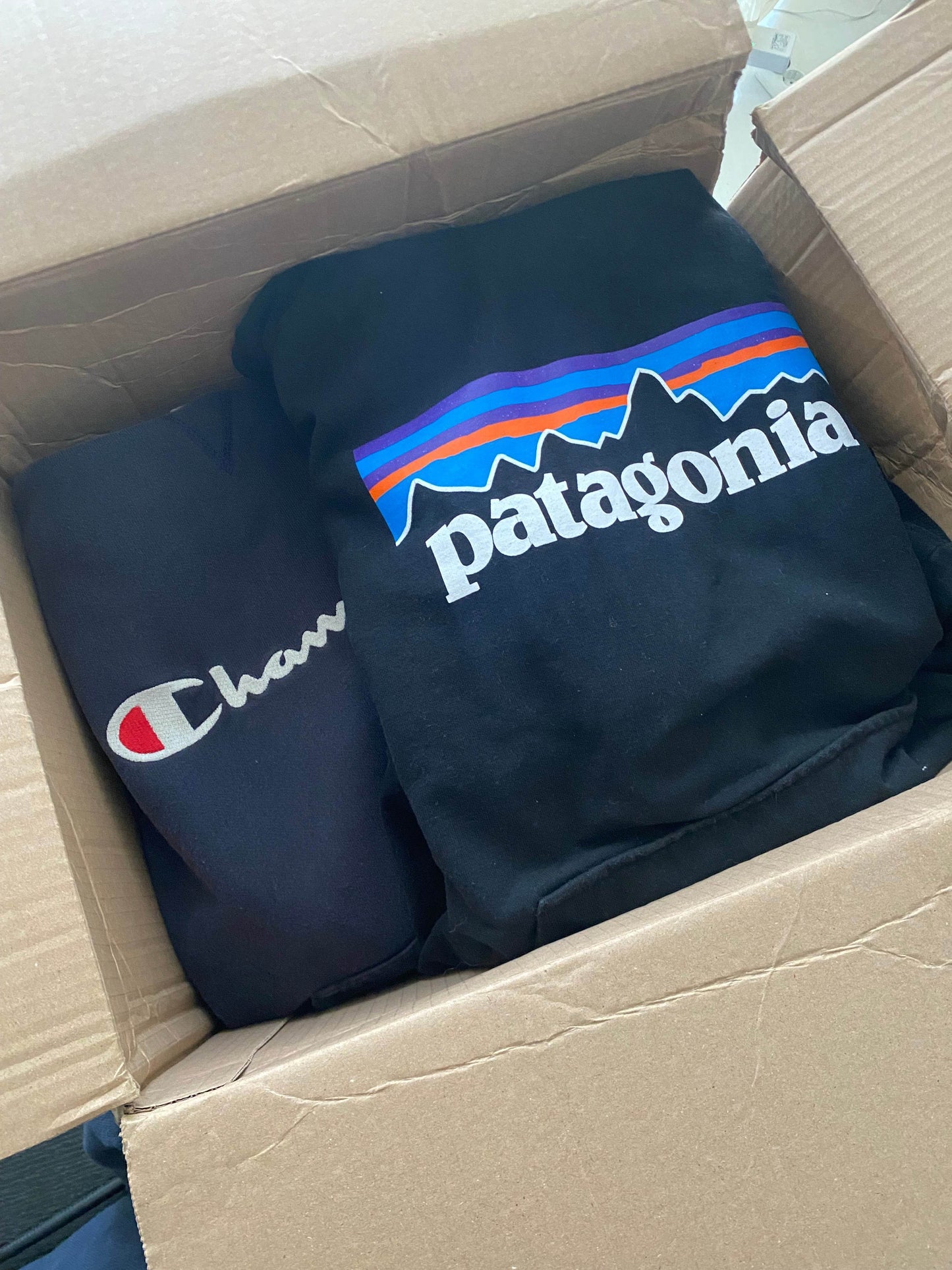 Premium Vintage Sweaters & Hoodies Box – 20 Stuks